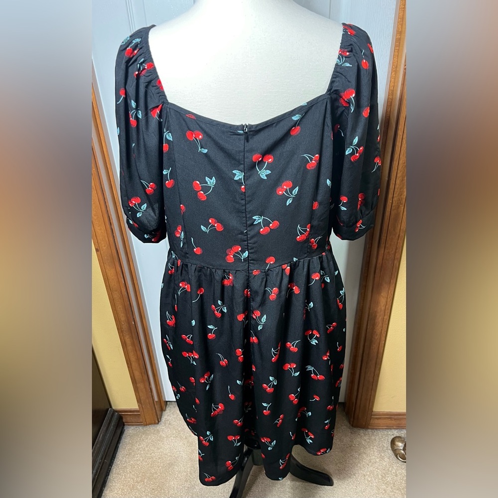 (READ) Cherry Print Dress Knee Length Fit & Flare Black/Red 3X (Like 1X) - Picture 2 of 3